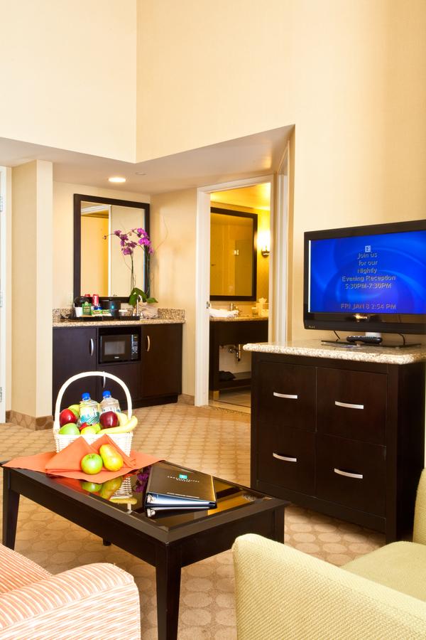 Embassy Suites by Hilton Los Angeles Glendale