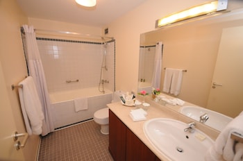 Hilton Cairo World Trade Center Residences