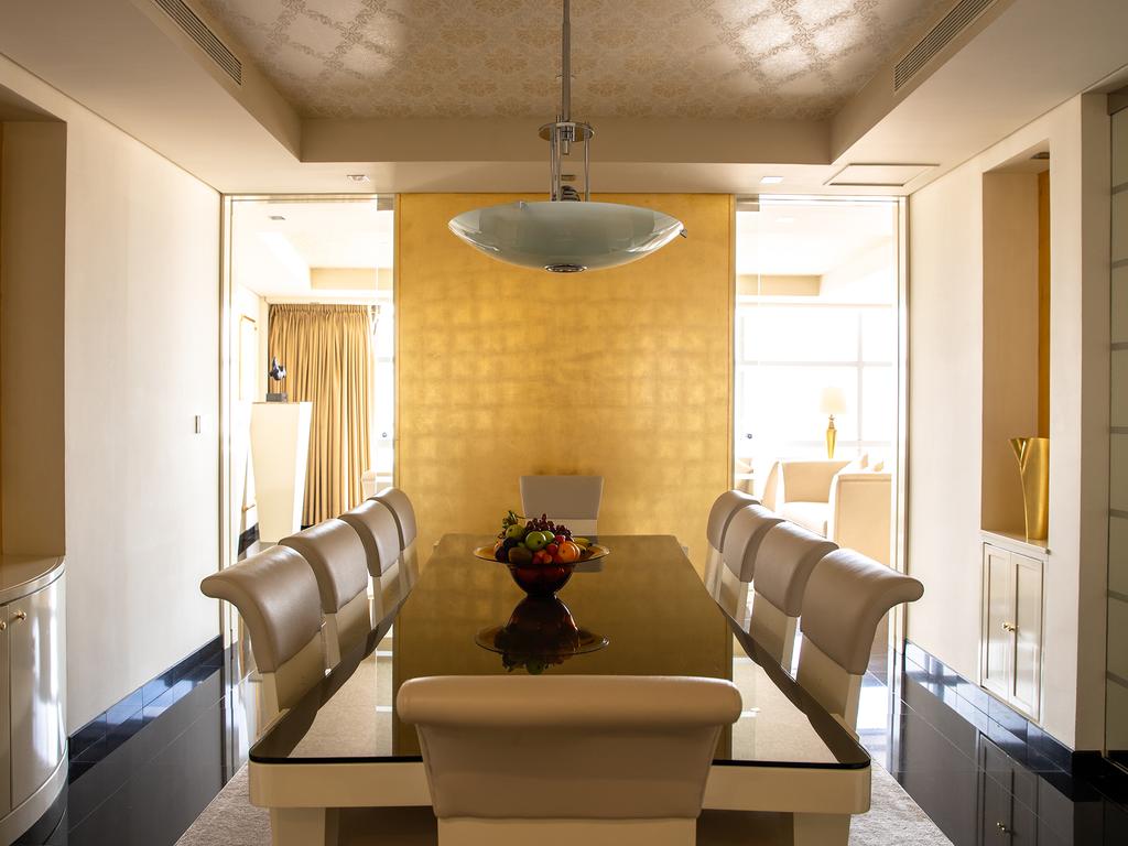 Jumeirah Emirates Towers Hotel