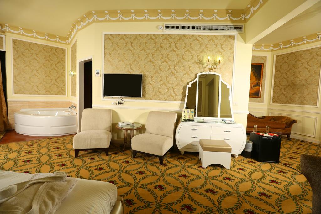 Paradise Inn Beach Resort