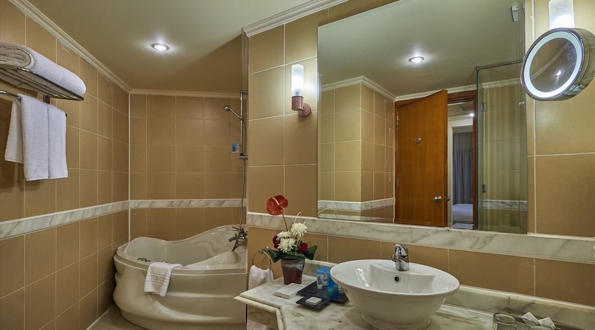 Parrotel Beach Resort