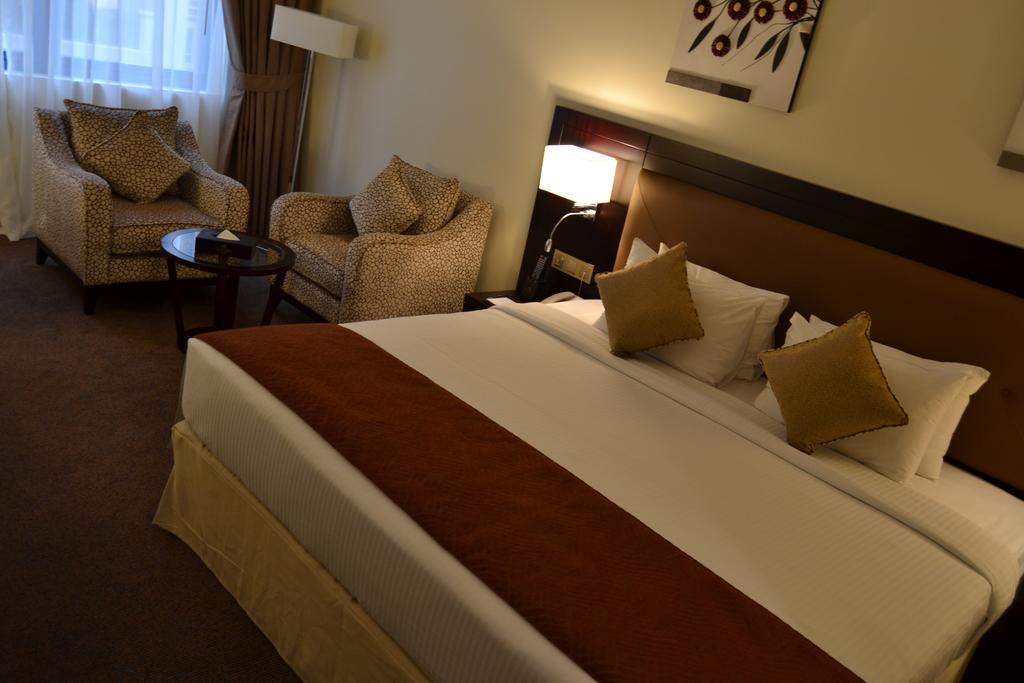 Summit Hotel