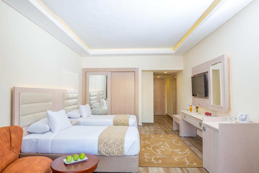 Aqua Vista Resort (Families and Couples Only)