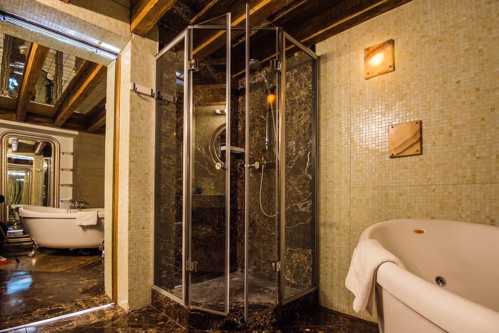 ARTWAY HOTEL