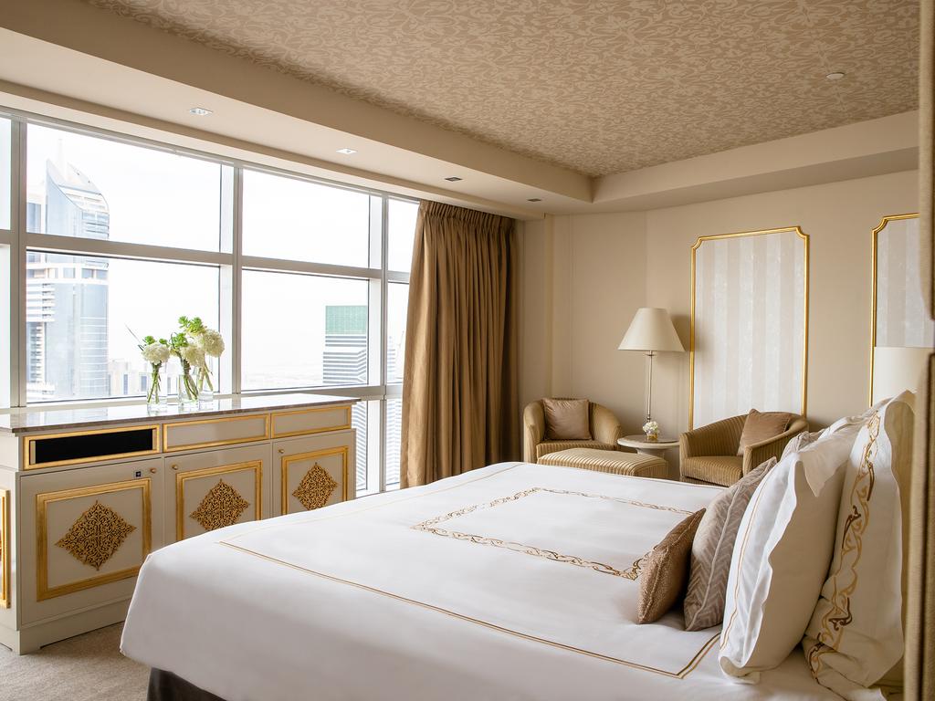 Jumeirah Emirates Towers Hotel