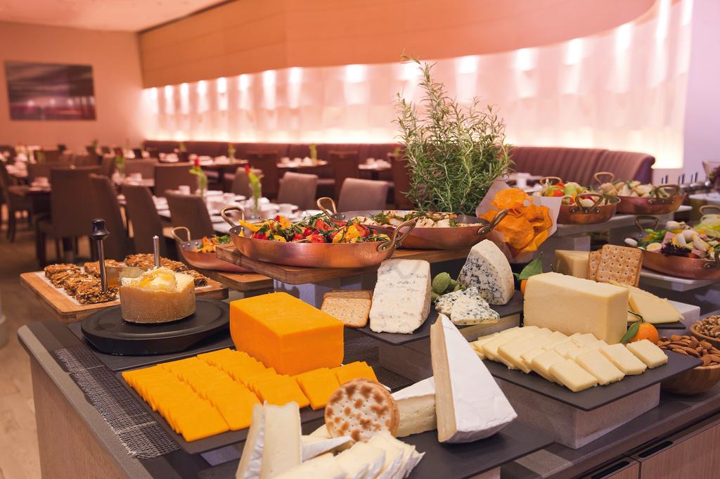 Mövenpick Hotel & Apartments Bur Dubai
