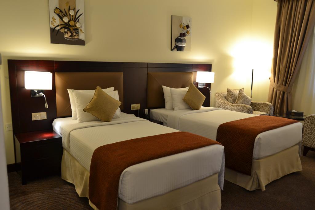 Summit Hotel