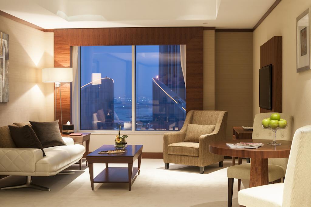 Carlton Downtown Hotel