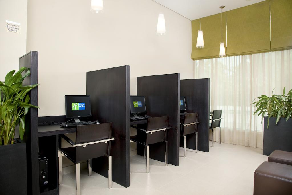 Holiday Inn Express Dubai-Safa Park