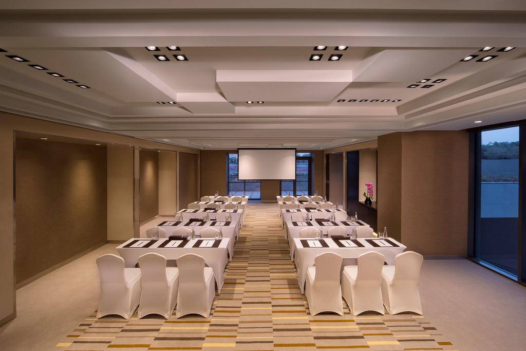 Hyatt Regency Dubai Creek Heights
