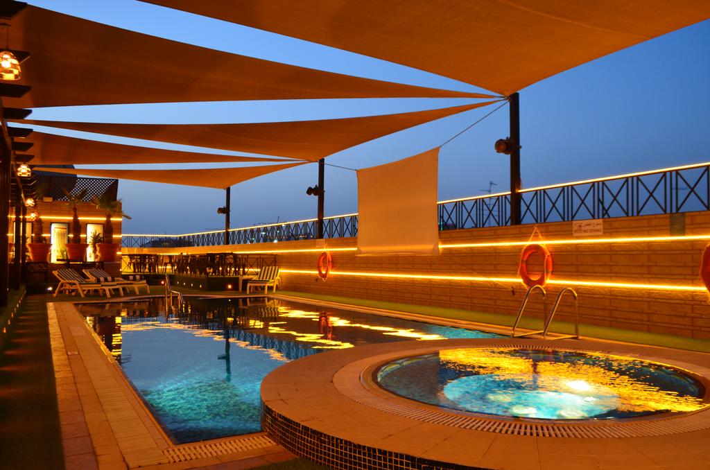 Metropolitan Deira Hotel