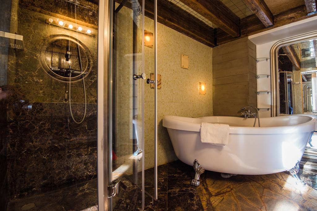 ARTWAY HOTEL