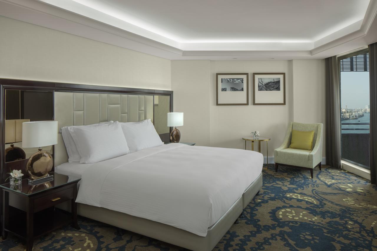 Radisson Blu Hotel, Dubai Deira Creek