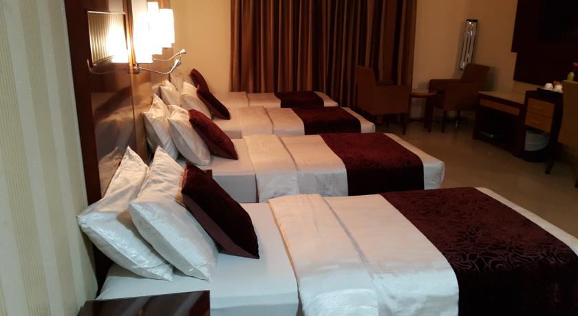 OYO 130 Phoenix Hotel