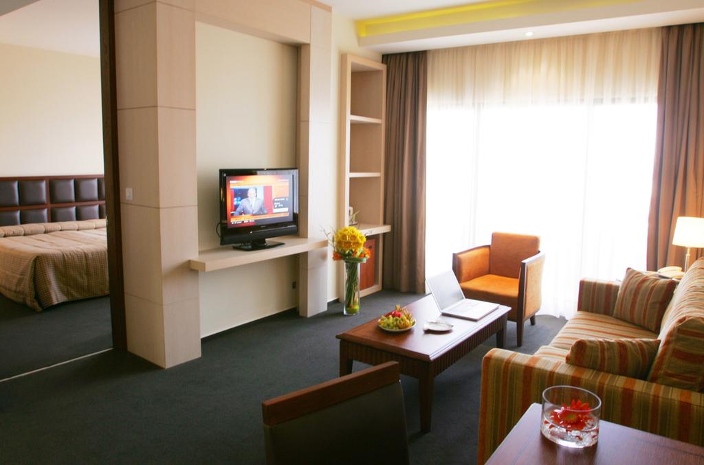 Ajax Hotel