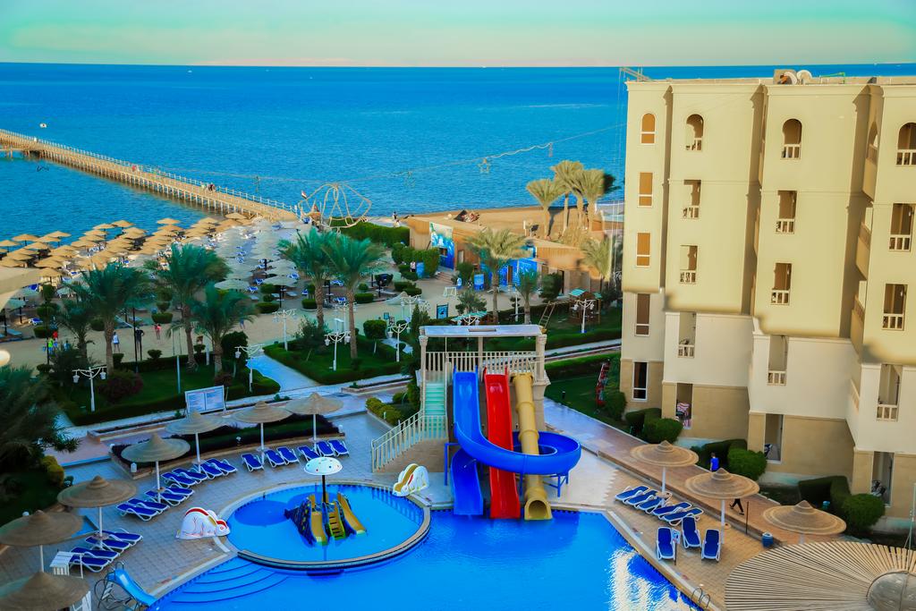 AMC Royal Hotel