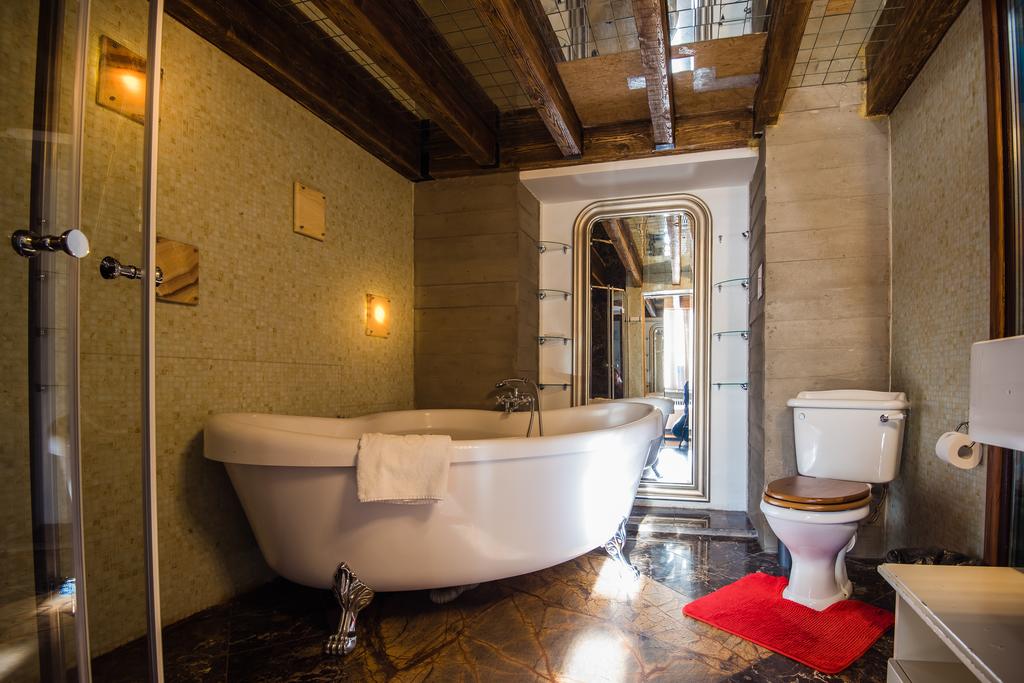 ARTWAY HOTEL