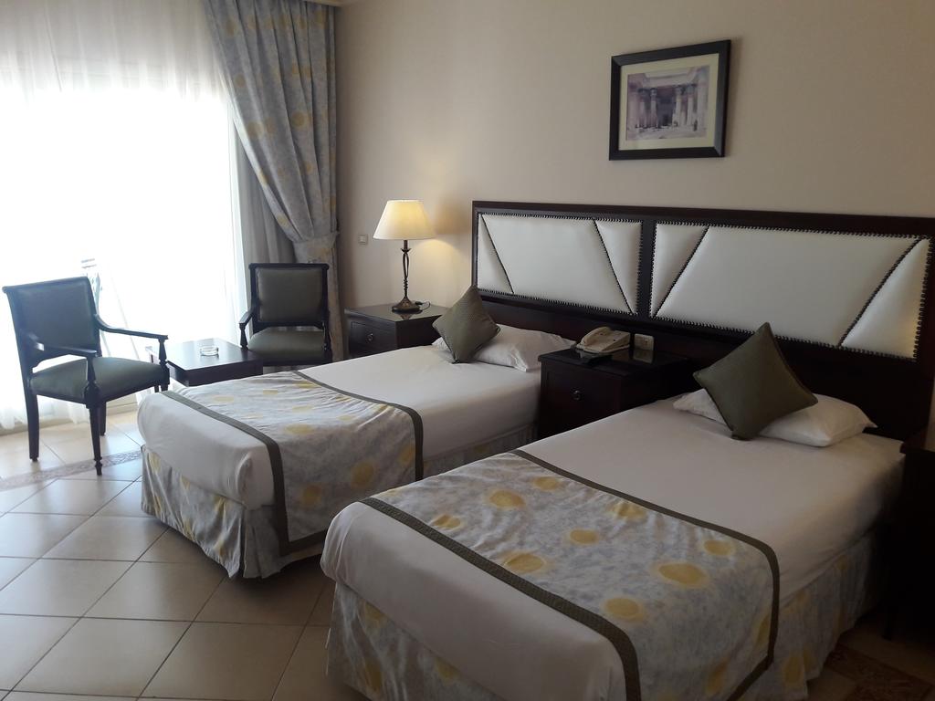 Continental Plaza Aqua Beach