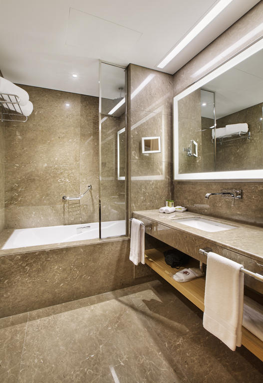 DoubleTree by Hilton Hotel Istanbul - Avcilar