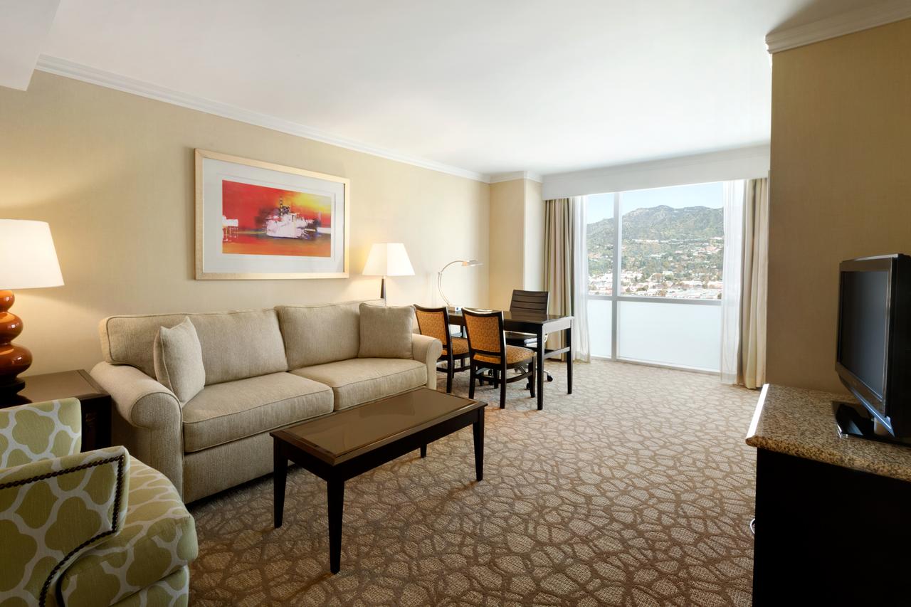 Embassy Suites by Hilton Los Angeles Glendale