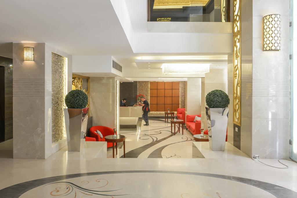 Golden Tulip Flamenco