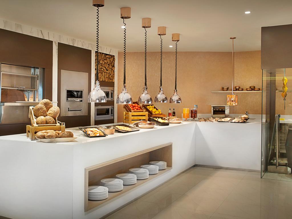 Habtoor Grand Resort, Autograph Collection
