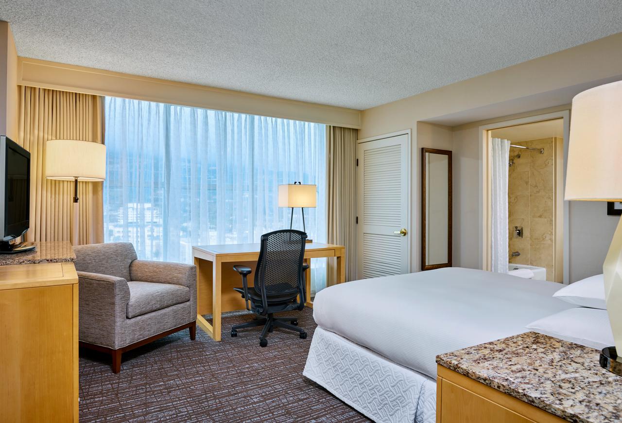 Hilton Los Angeles North/Glendale & Executive Meeting Center