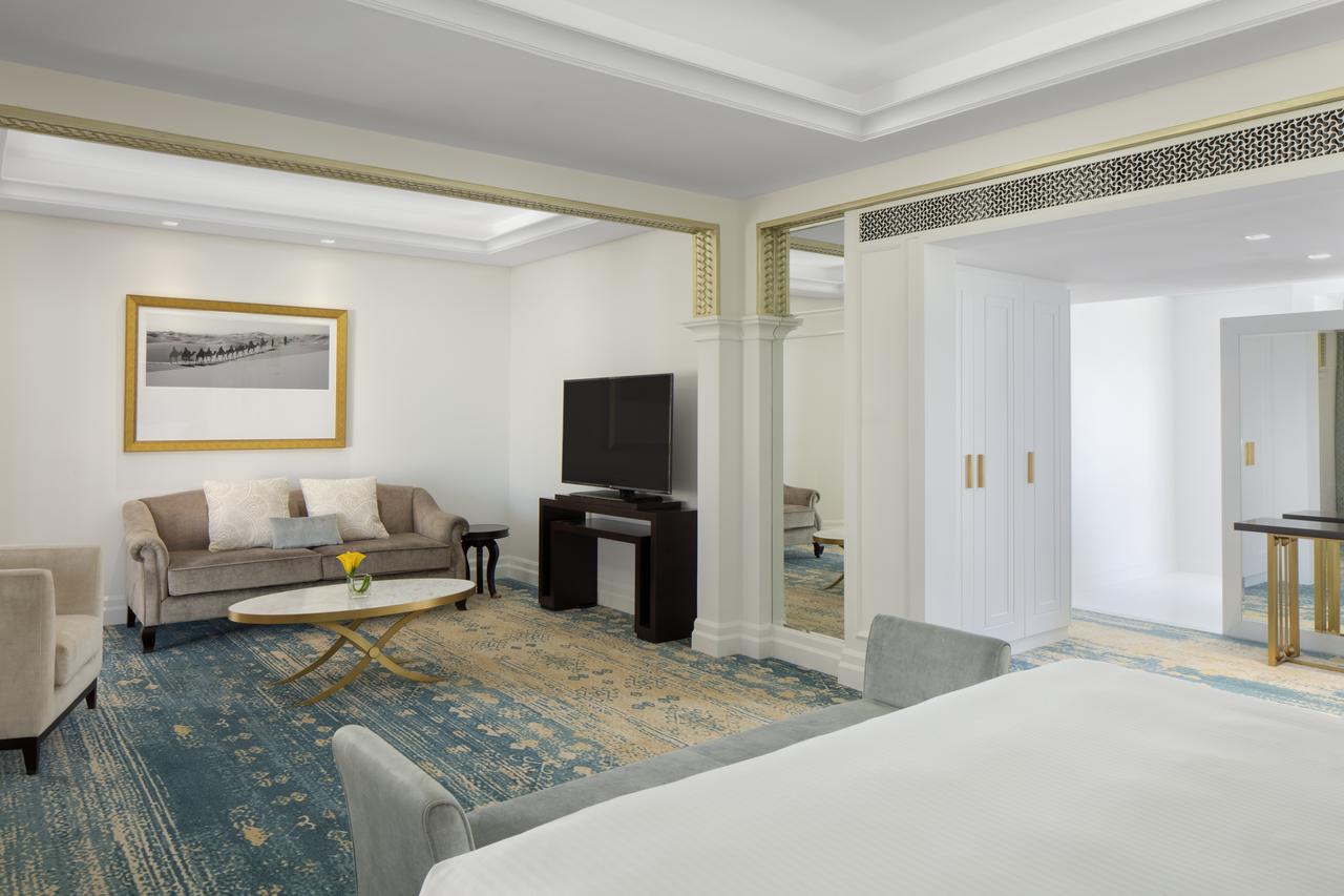 Radisson Blu Hotel, Dubai Deira Creek