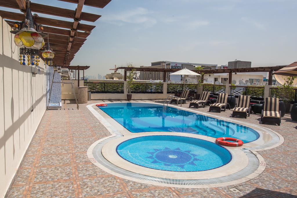 Summit Hotel
