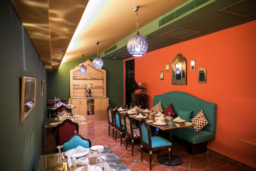 Golden Carven Hotel