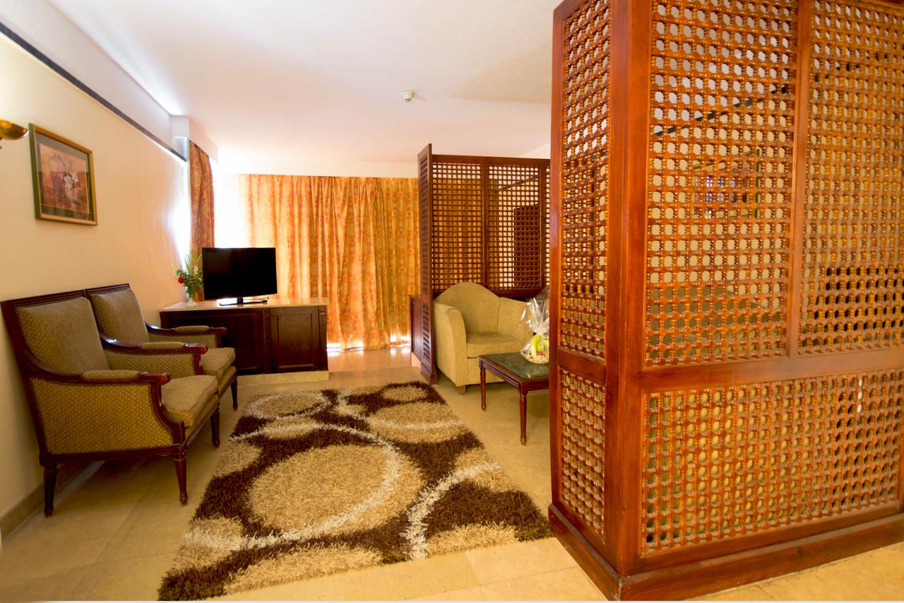 Cataract Pyramids Resort