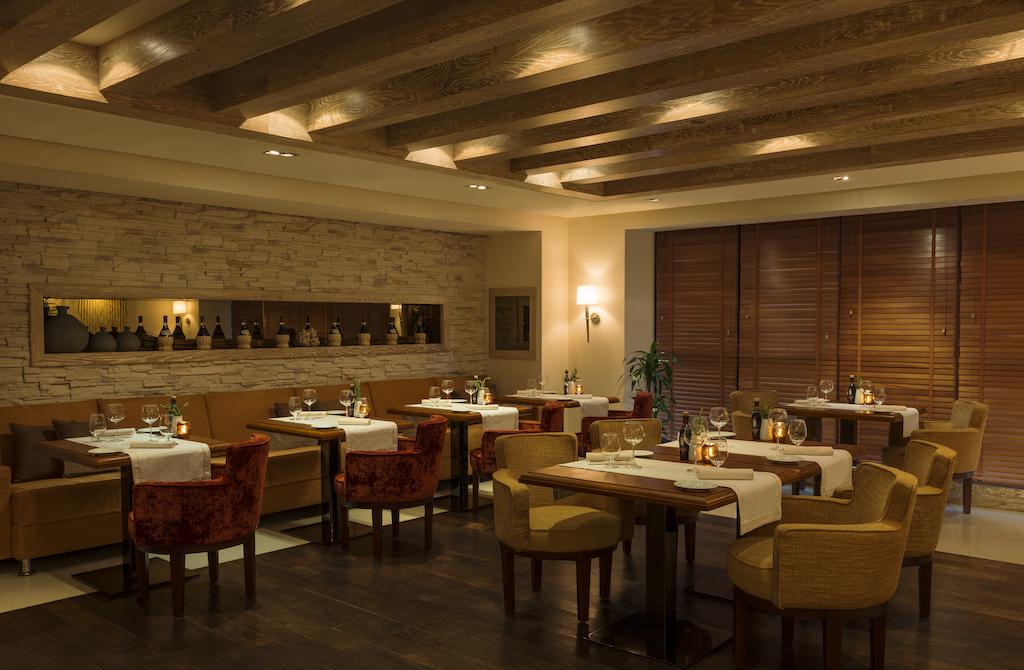 Four Points by Sheraton Sheikh Zayed Road, Dubai