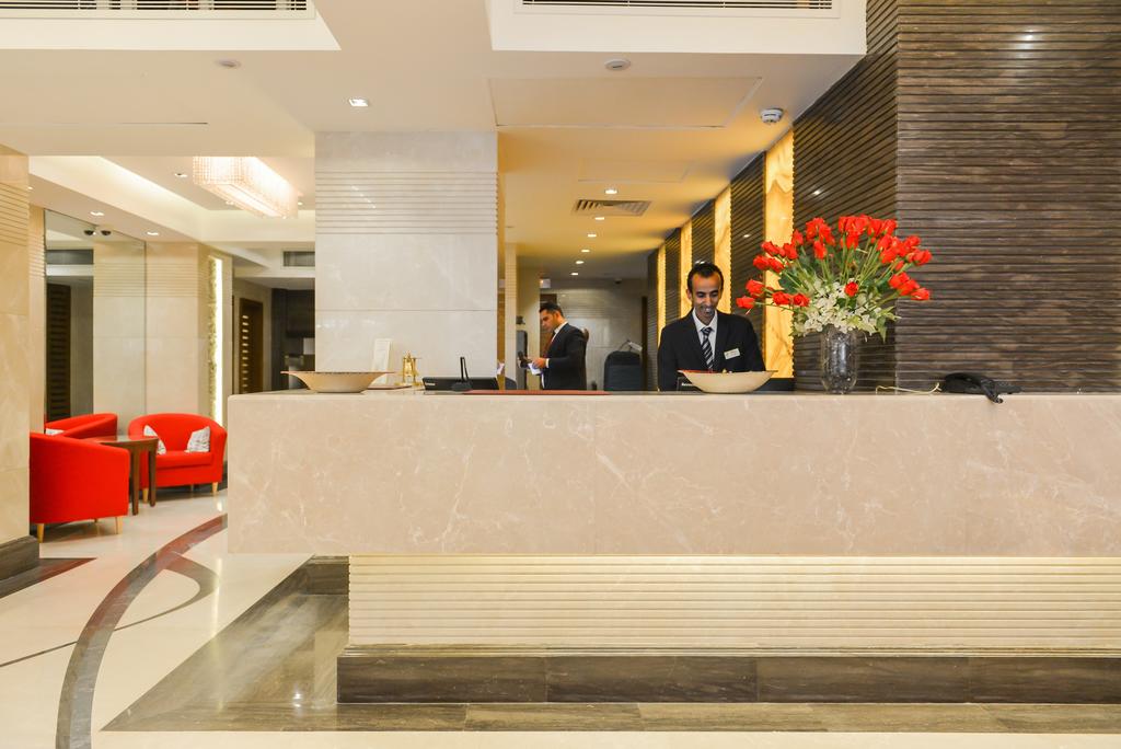 Golden Tulip Flamenco