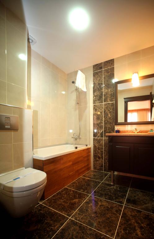 Lalinn Hotel