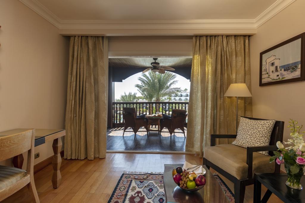 Royal Savoy Hotel and Villas