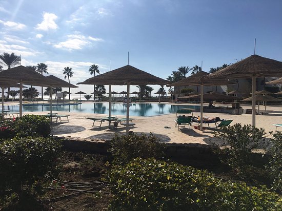 Domina Oasis Hotel & Resort