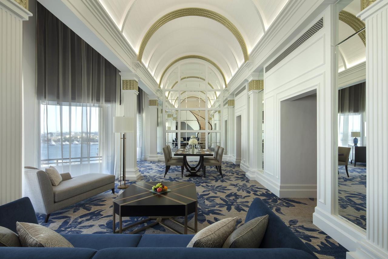 Radisson Blu Hotel, Dubai Deira Creek