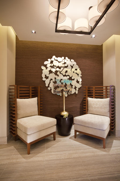 JA Palm Tree Court