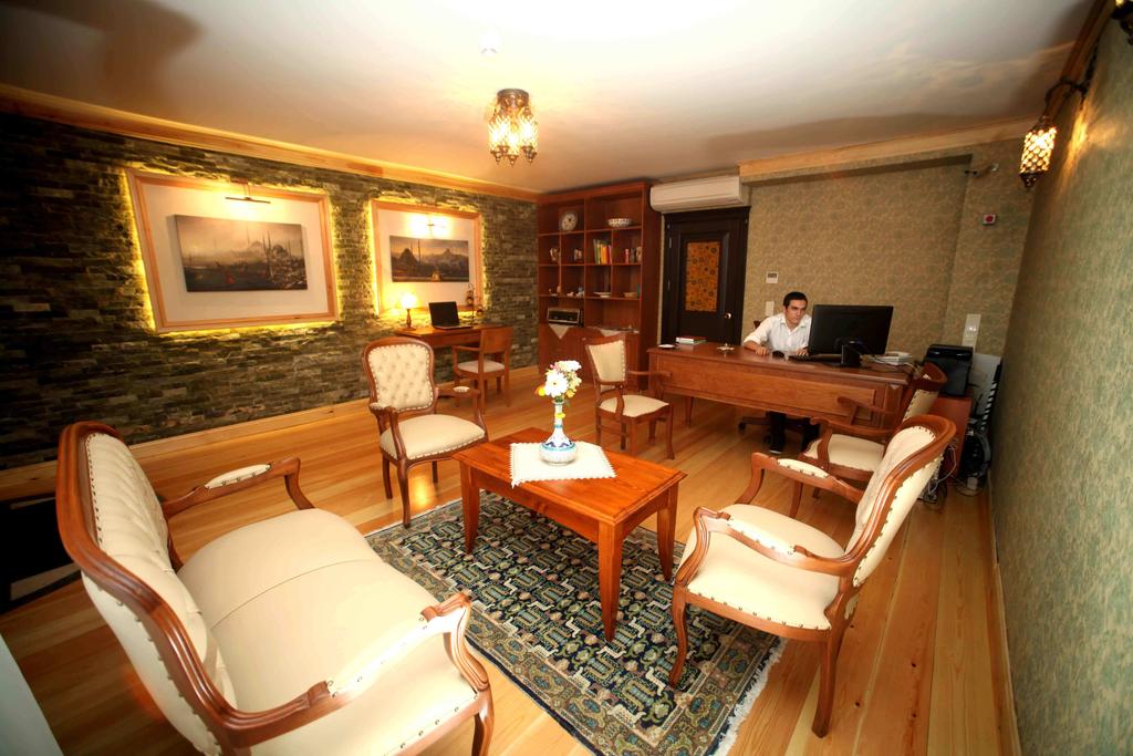 Lalinn Hotel