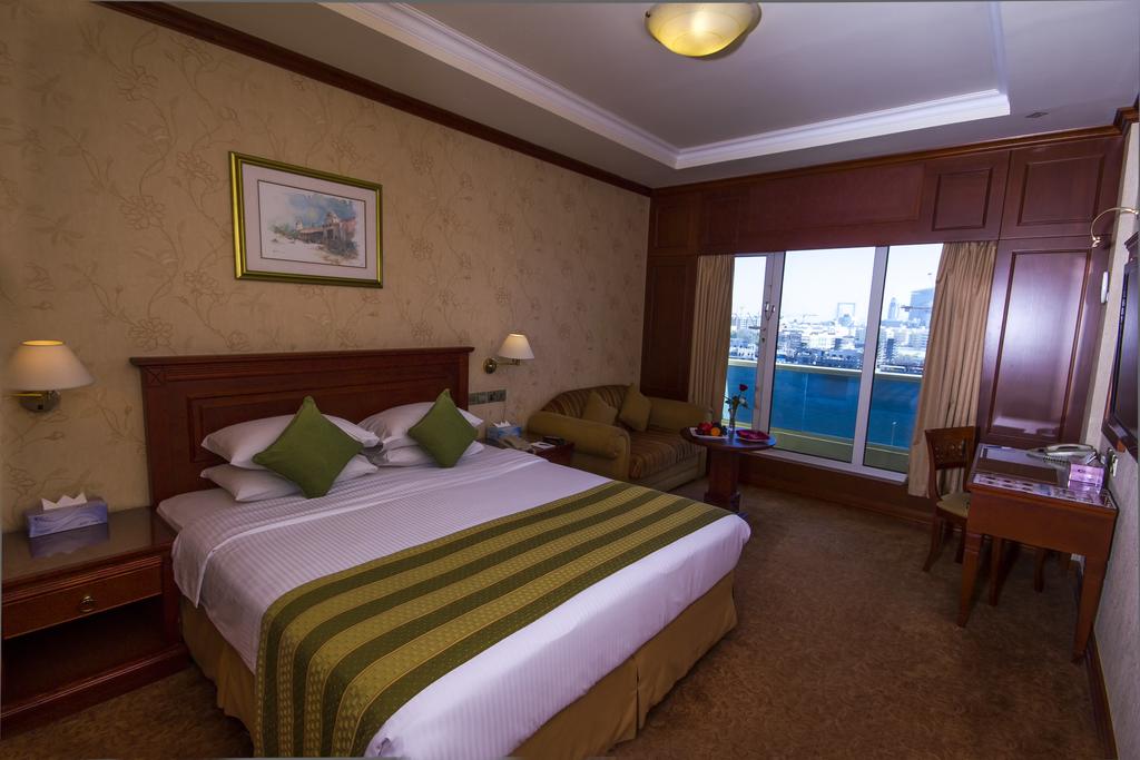 Riviera Hotel