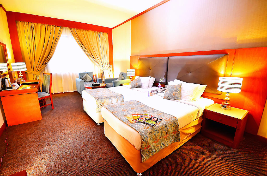 Summit Hotel