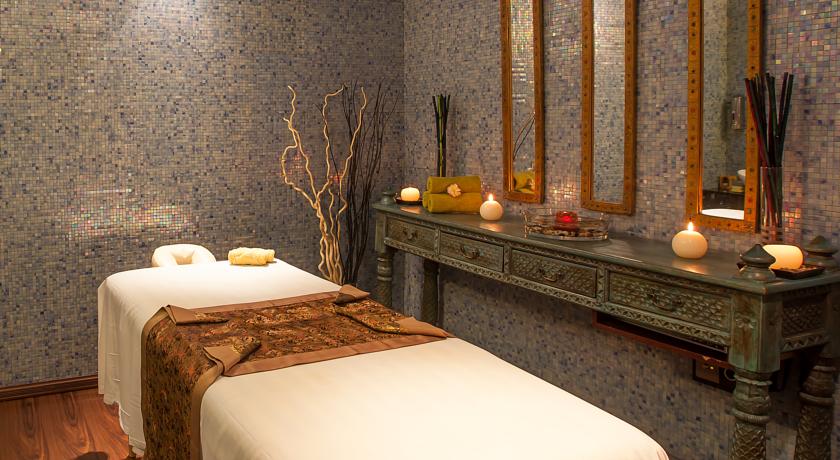 Flora Grand Hotel