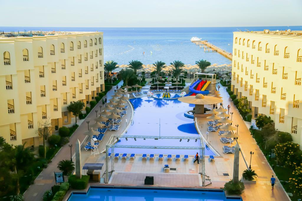 AMC Royal Hotel