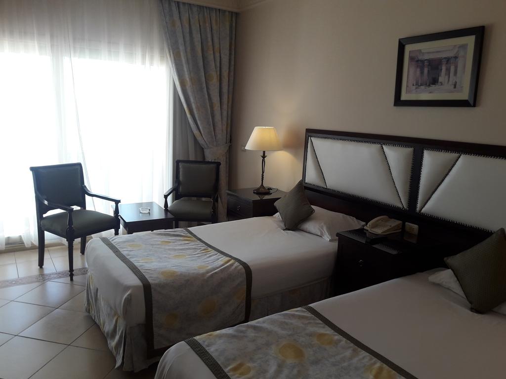 Continental Plaza Aqua Beach