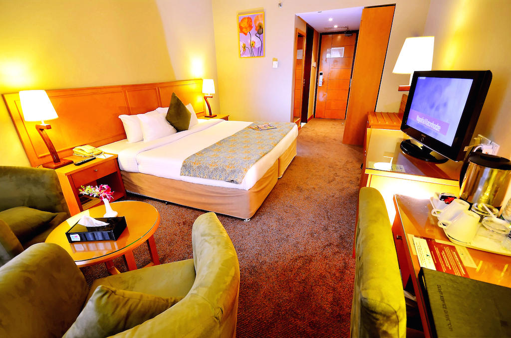 Summit Hotel