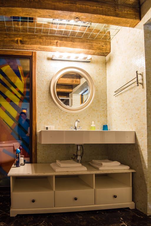 ARTWAY HOTEL