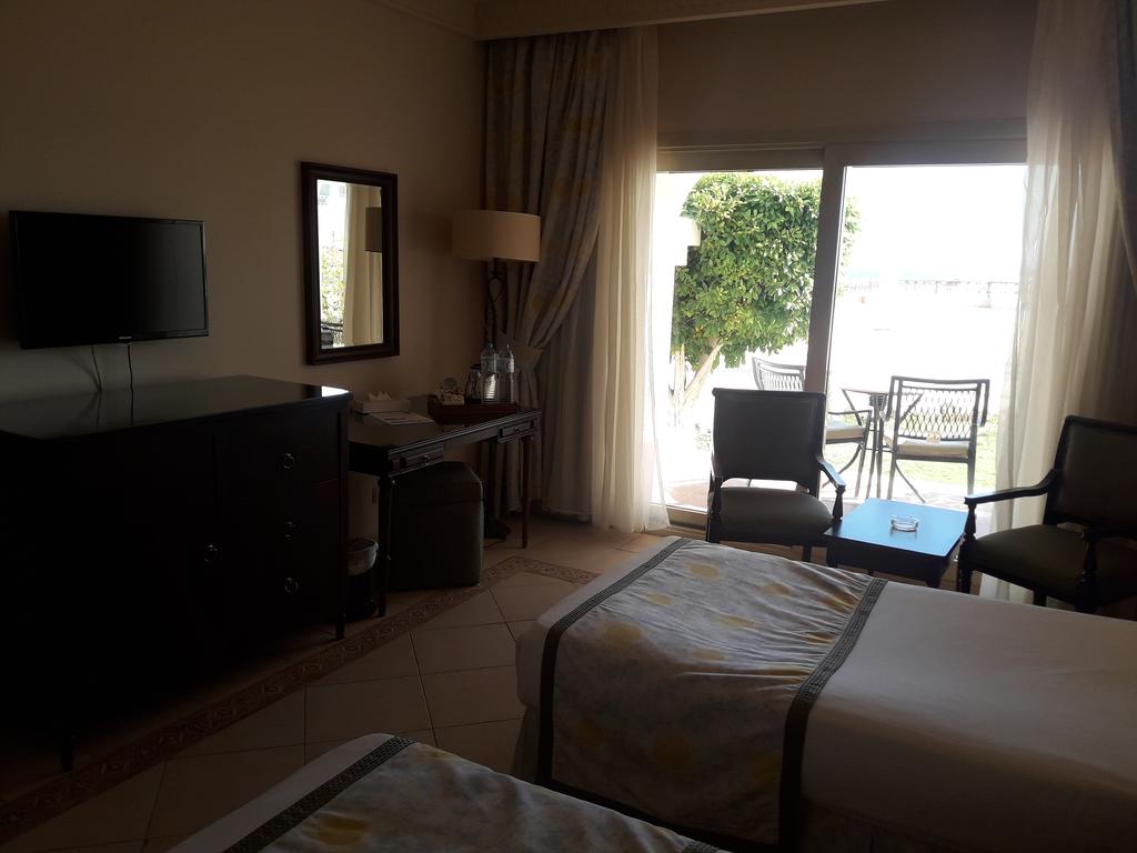 Continental Plaza Aqua Beach