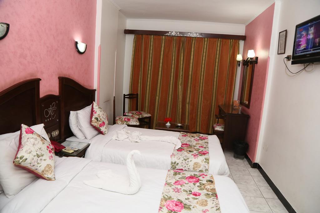 Happy City hotel