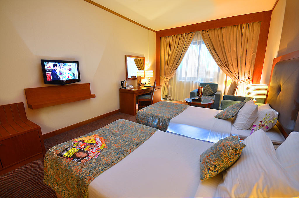 Summit Hotel