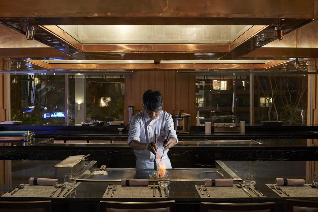 Dusit Thani LakeView Cairo